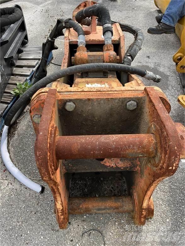 NPK  Skid steer mini nakladalci