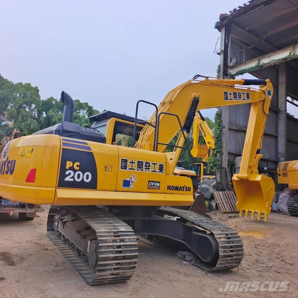 Komatsu PC 200 Bagri goseničarji