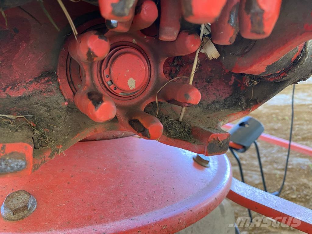 Kuhn GF 6502 Obračalniki in zgrabljalniki