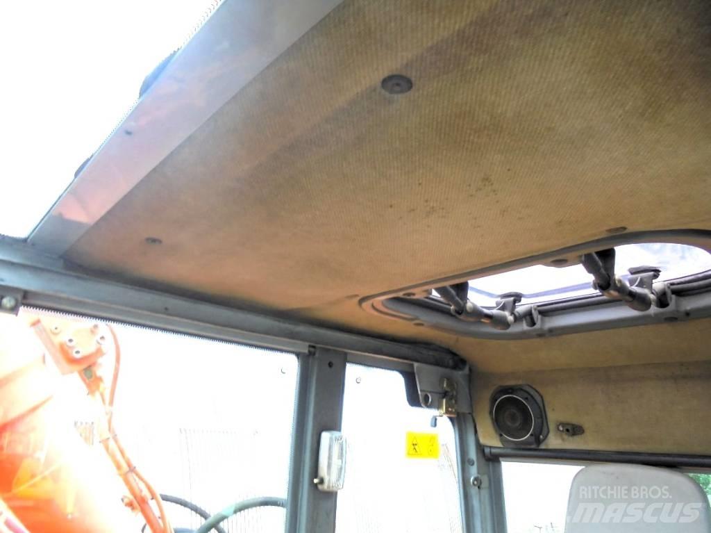 Hitachi FH 130 W-3 Bagri na kolesih