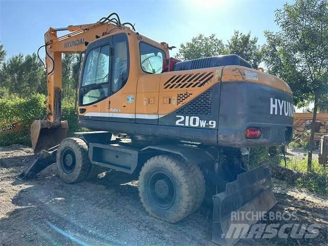 Hyundai 210W Bagri na kolesih