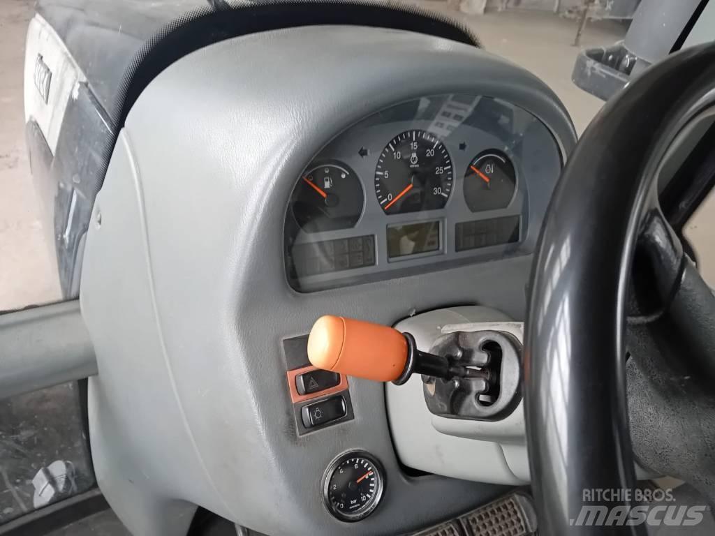 Valtra T 171 Traktorji