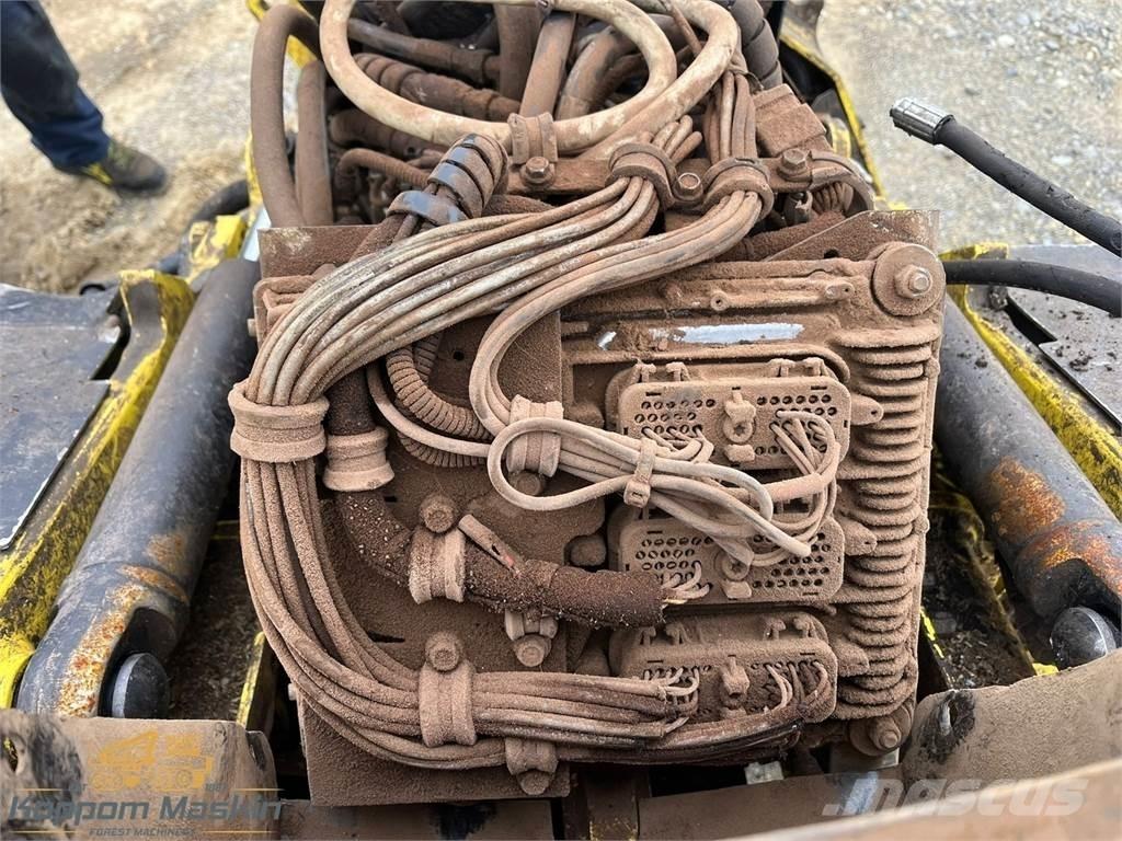 John Deere H415 Glave za kombajne
