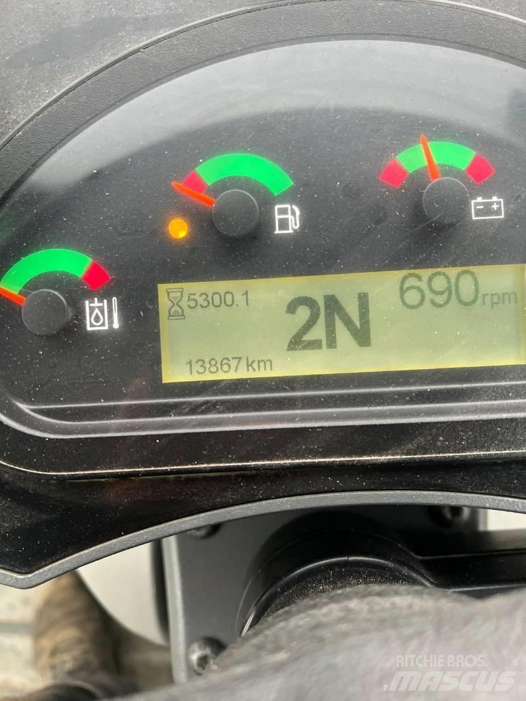 CAT 906 M Kolesni nakladalci