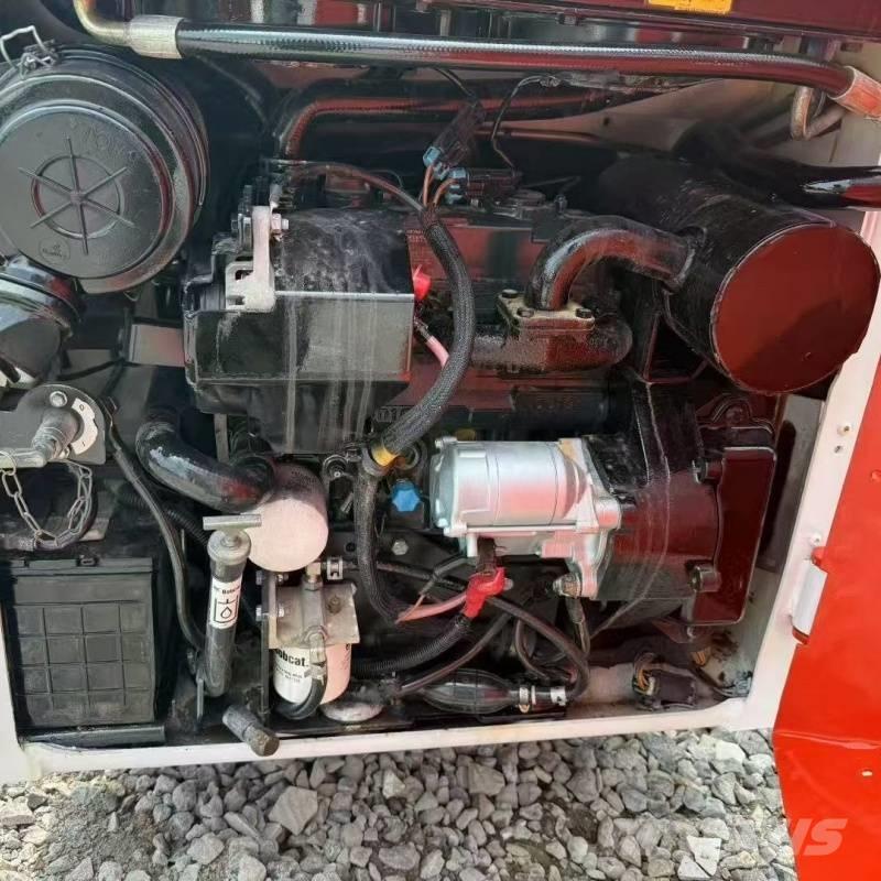 Bobcat s70 Skid steer mini nakladalci