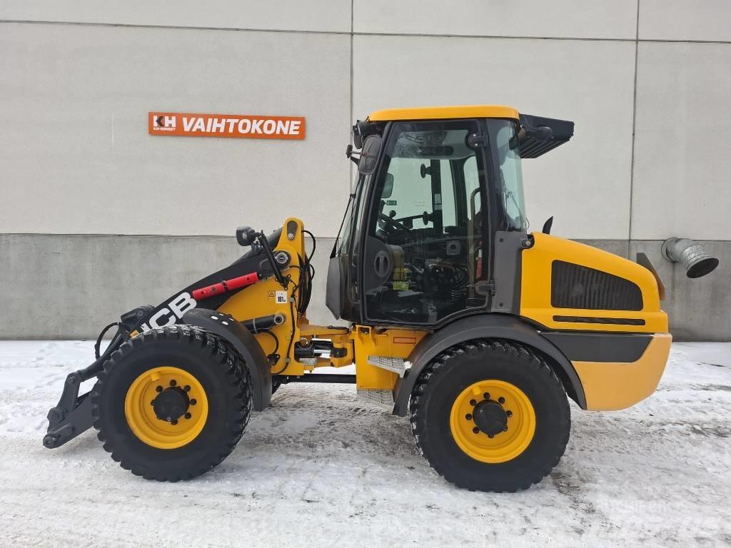 JCB 409 Kolesni nakladalci