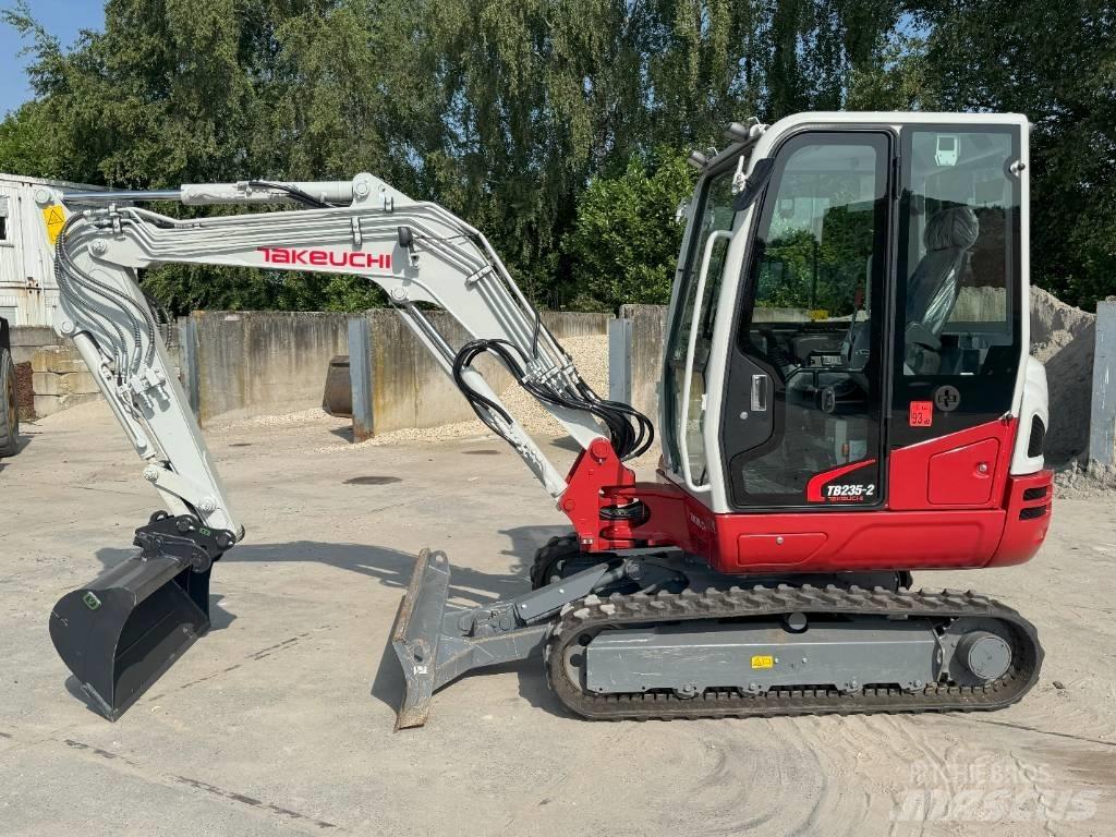 Takeuchi TB 235-2 Mini bagri <7t