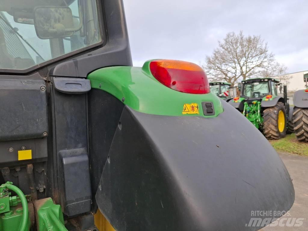 John Deere 6110M Traktorji