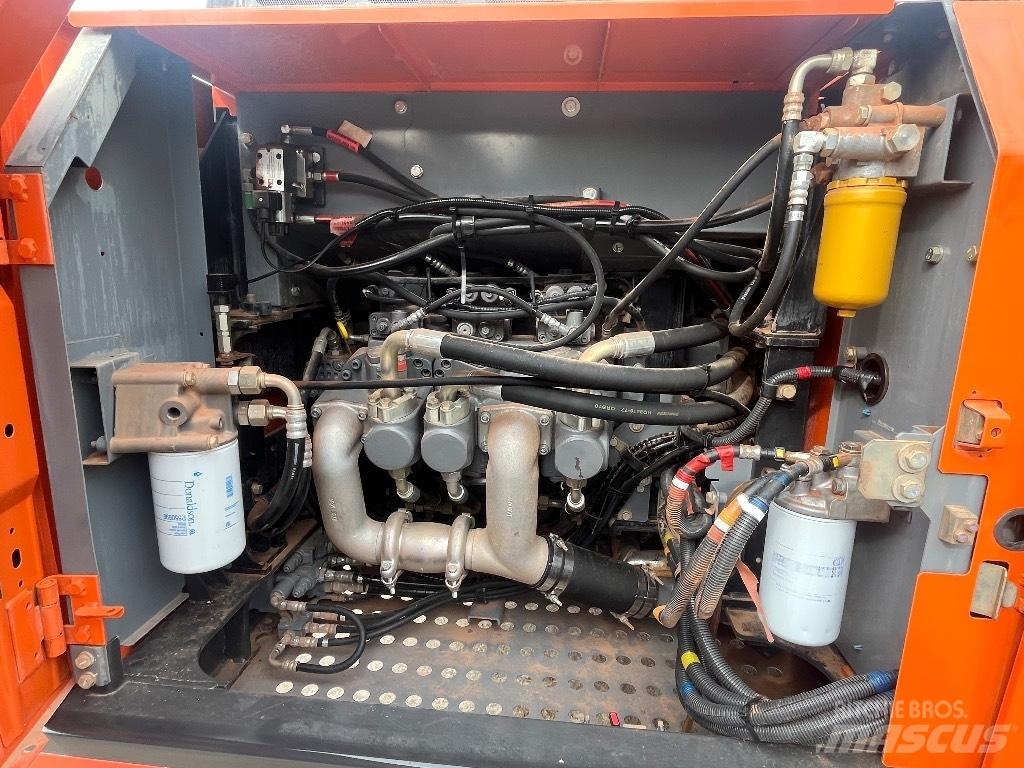 Hitachi ZX 250 LC-6 Bagri goseničarji