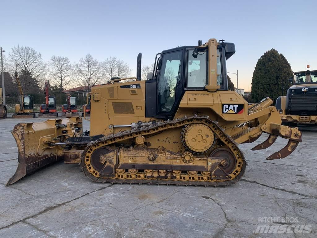 CAT D 6 N XL Buldožerji goseničarji