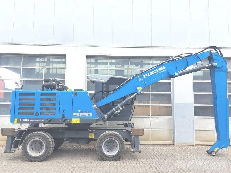 Fuchs MHL 320 F Bagri za prekladanje primarnih/sekundarnih surovin