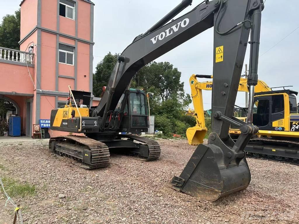Volvo EC 240 Bagri goseničarji