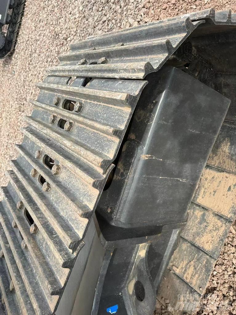 Volvo EC 240 Bagri goseničarji