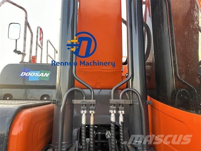 Doosan DX 300LC-9C Bagri goseničarji