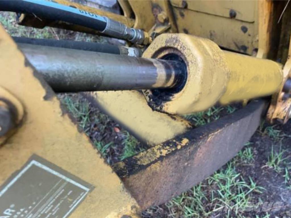 CAT D 5 G Buldožerji goseničarji