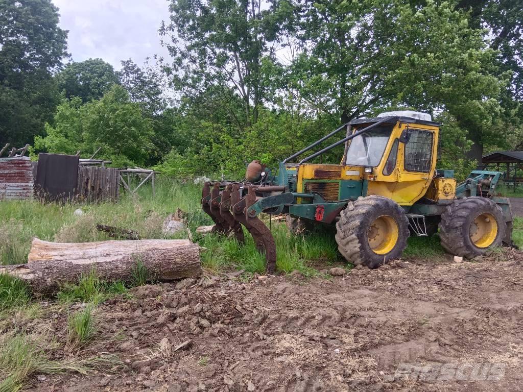 HSM 807 Gozdarski traktorji