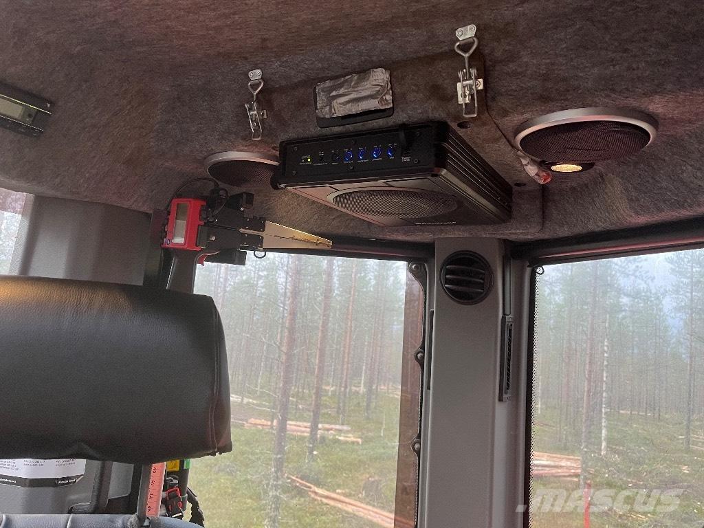 Komatsu 931 Harvesterji