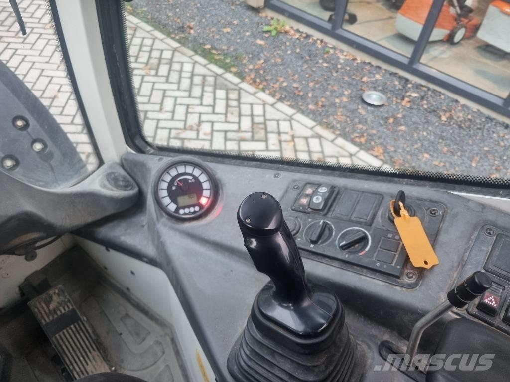 Liebherr l506c Kolesni nakladalci