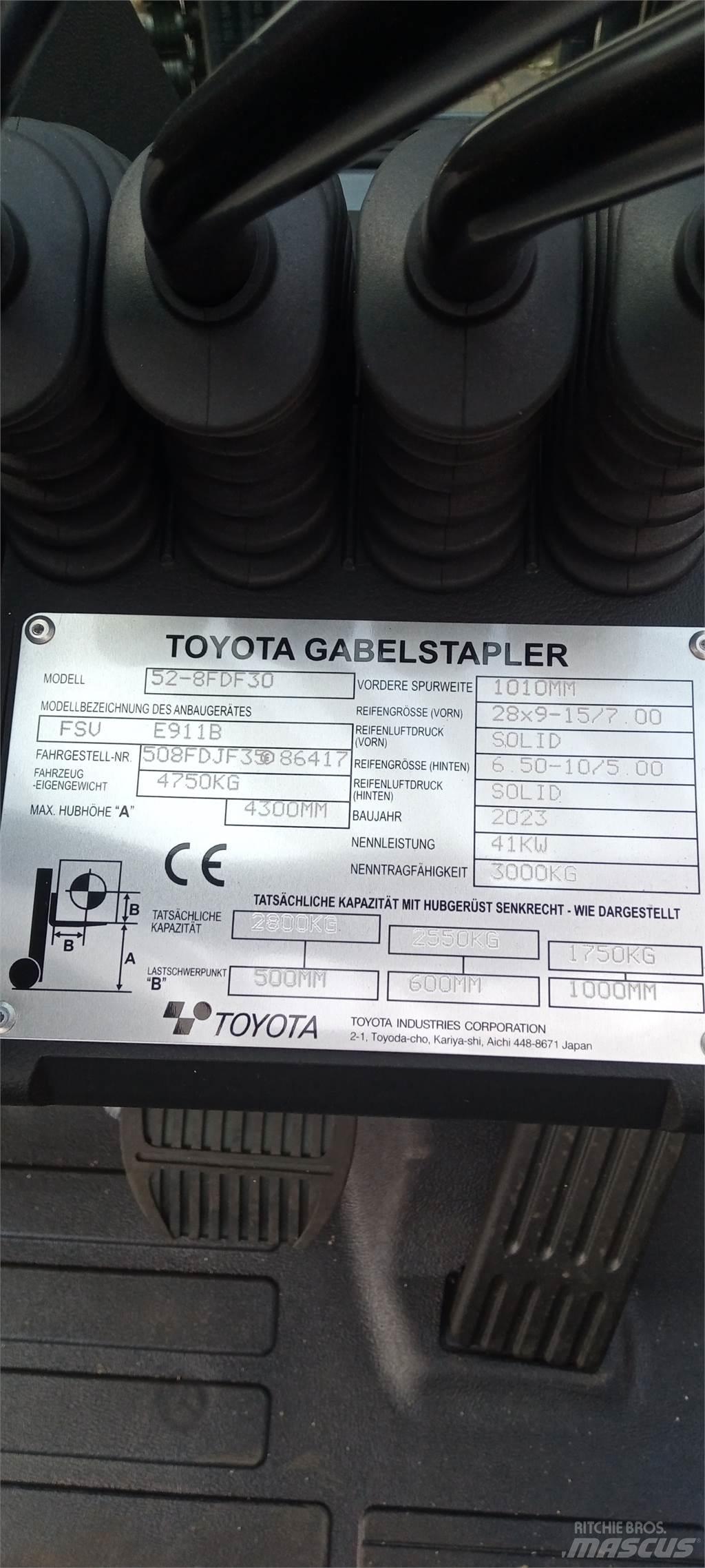Toyota 52-8FDF30 Dizelski viličarji