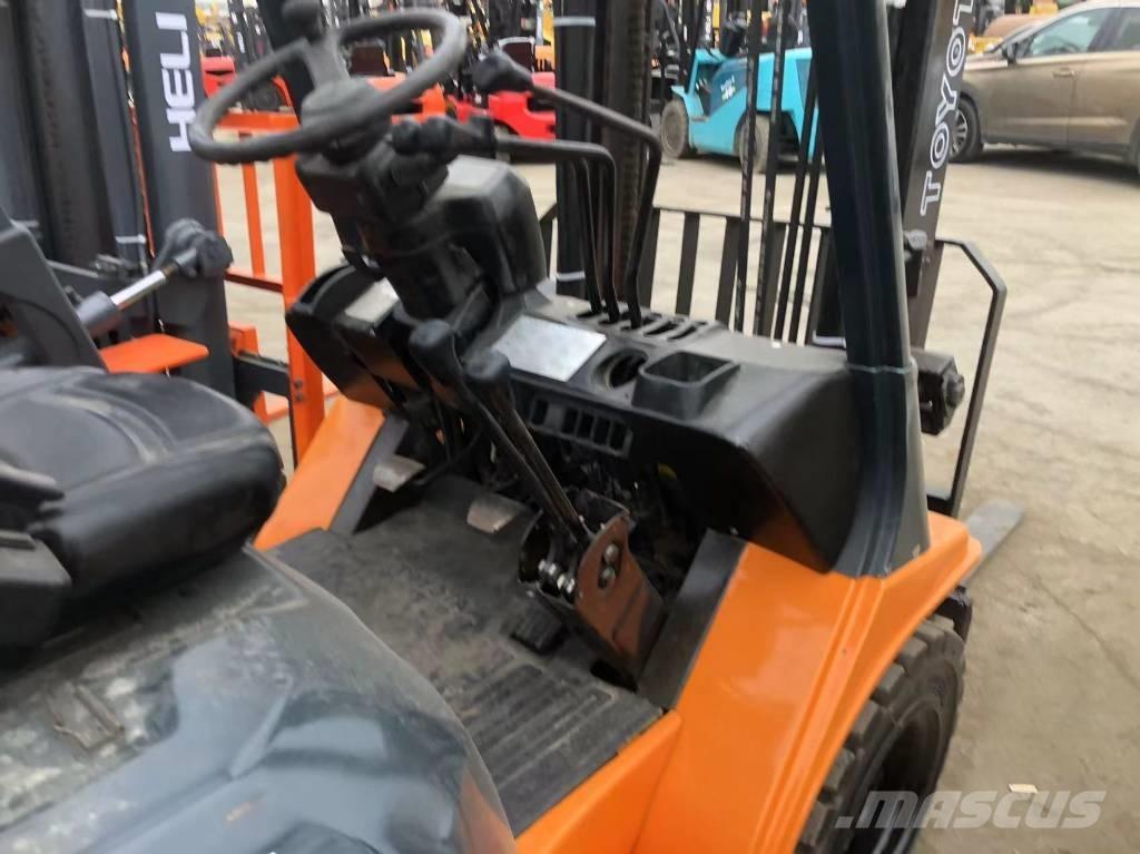 Toyota FD30 Dizelski viličarji