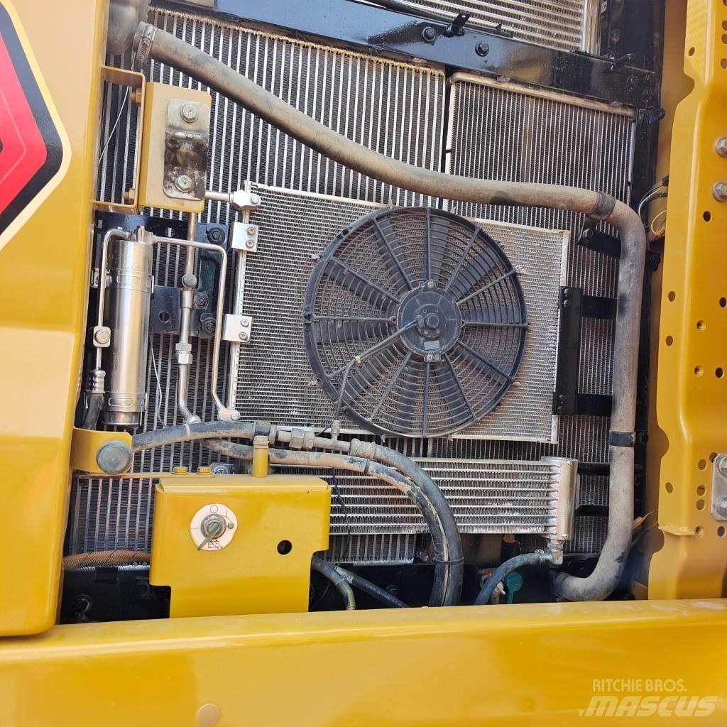 CAT 320 GC Bagri goseničarji