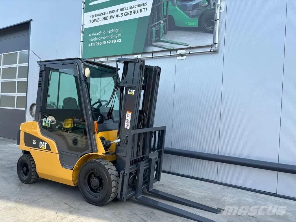 CAT GP25N Heftruck Plinski viličarji