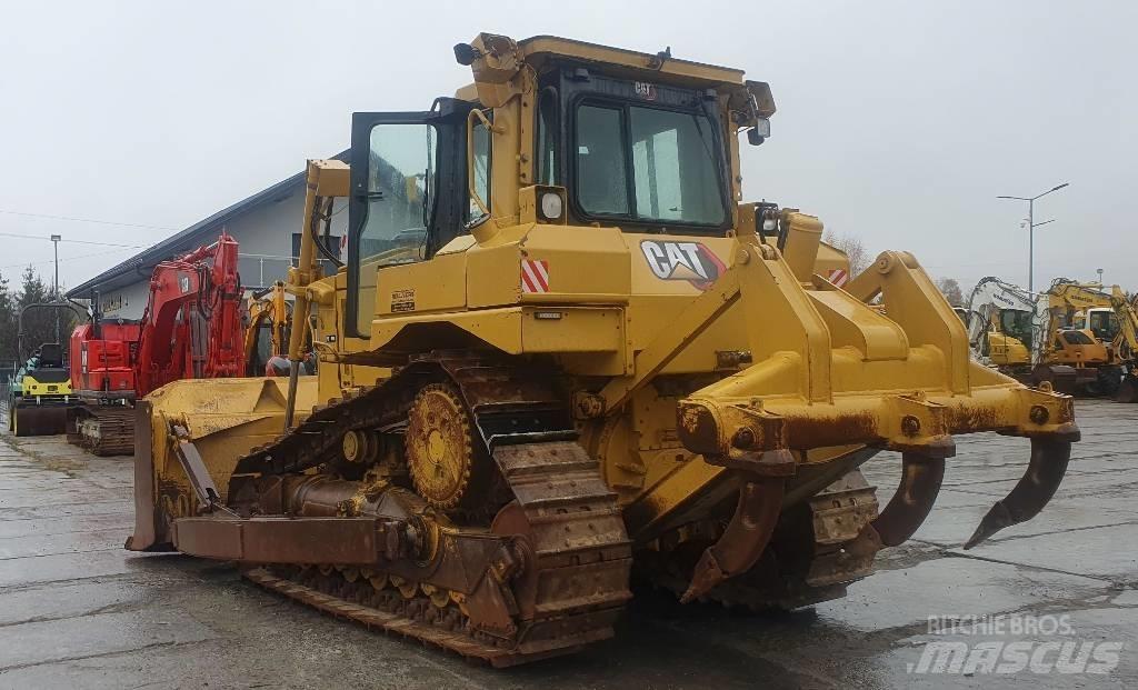 CAT D 6 T XL Buldožerji goseničarji
