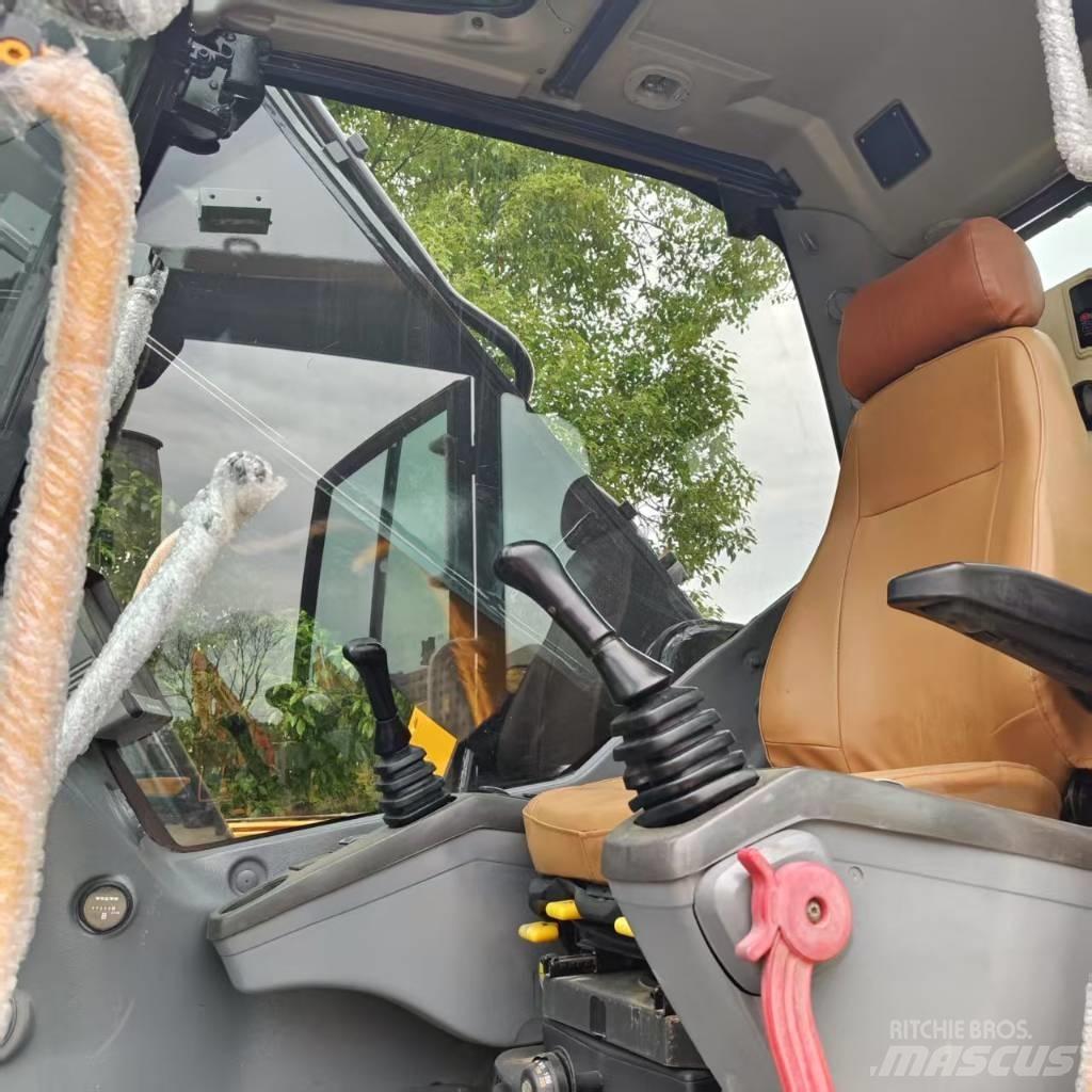 Volvo EC 380 Bagri goseničarji
