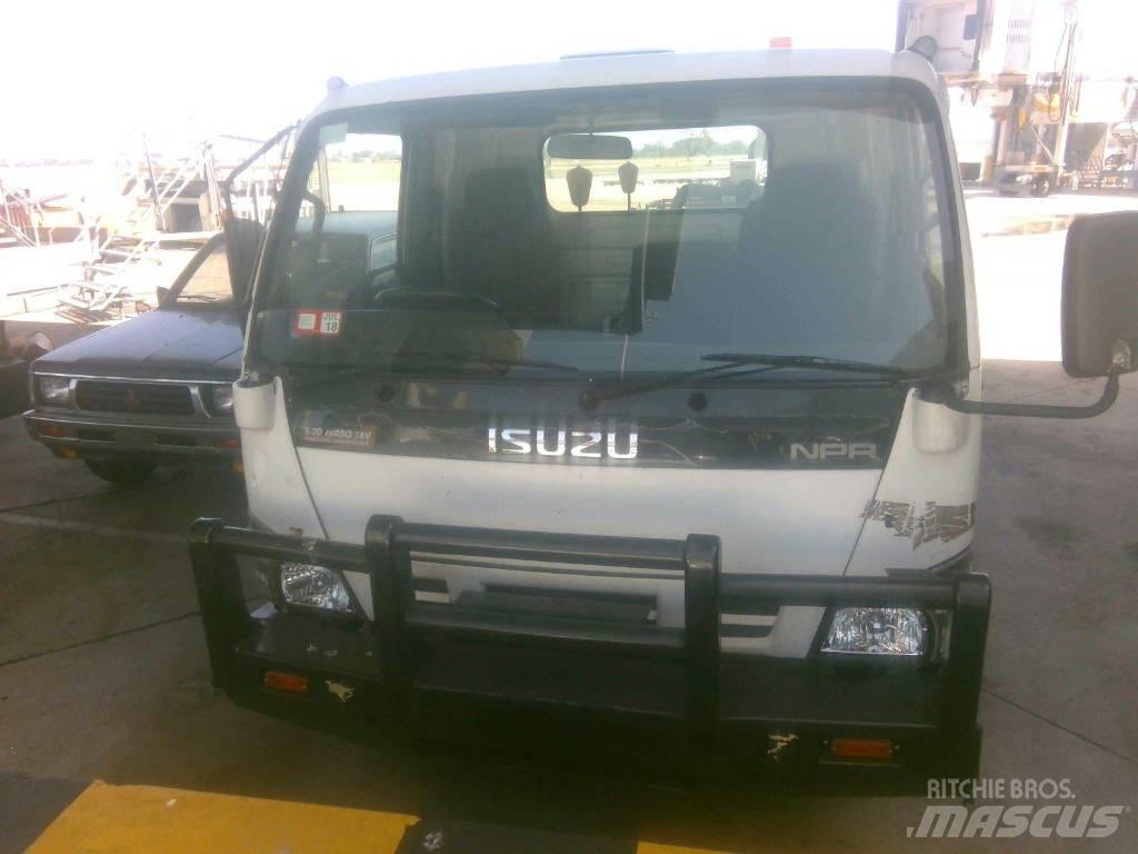 Isuzu NPR Tovornjaki cisterne