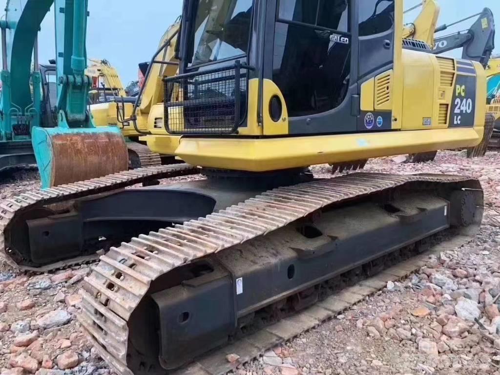 Komatsu PC 240 Bagri goseničarji