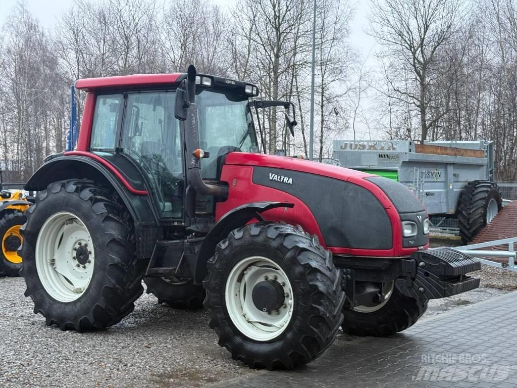 Valtra T 161 Traktorji