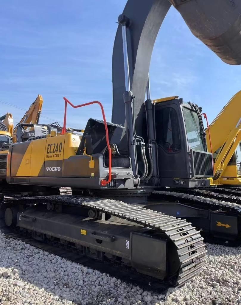 Volvo EC 240 Bagri goseničarji