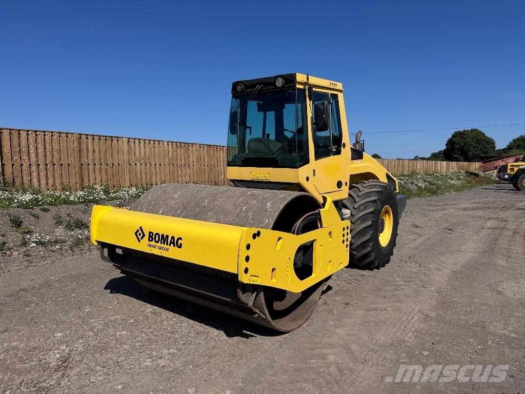 Bomag BW 213 D H-4 Enojni valjarji