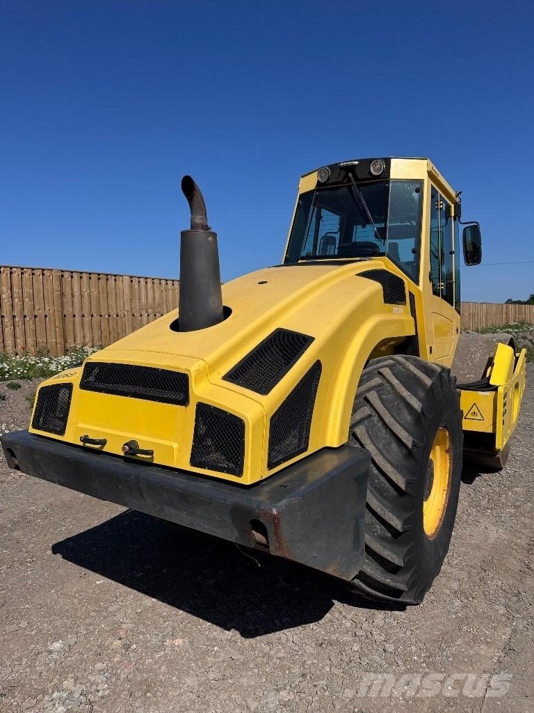 Bomag BW 213 D H-4 Enojni valjarji