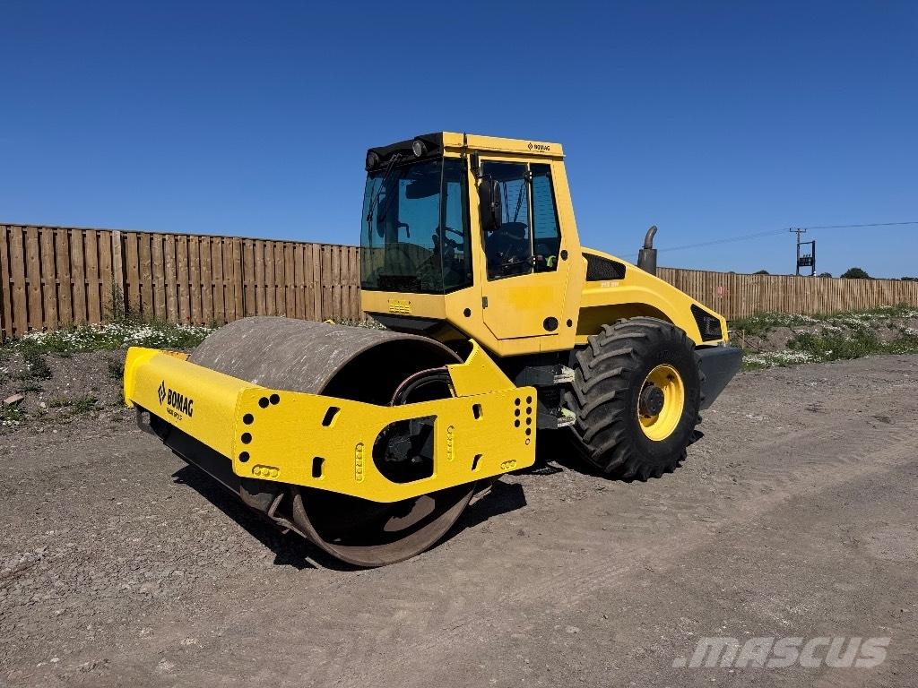 Bomag BW 213 D H-4 Enojni valjarji