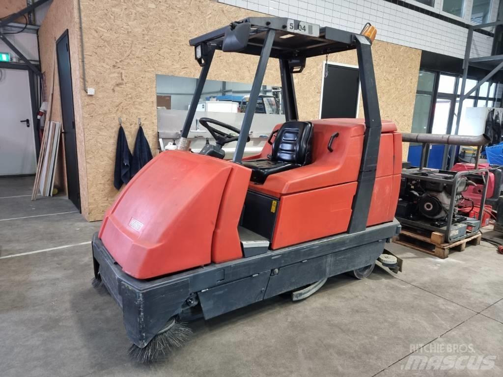 Hako Jonas B1100 Cestni pometači