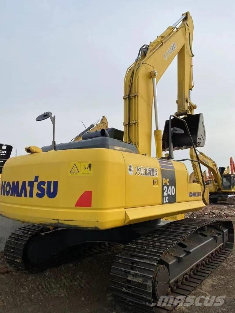 Komatsu 240LC-8 Bagri goseničarji