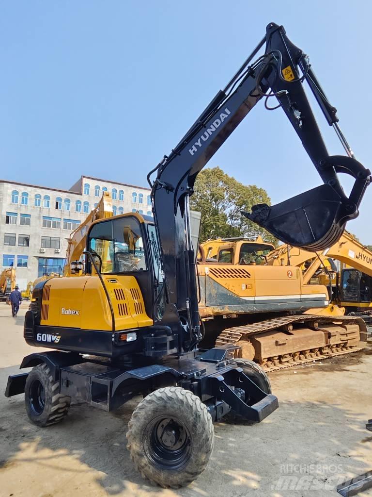 Hyundai 60 W Bagri na kolesih