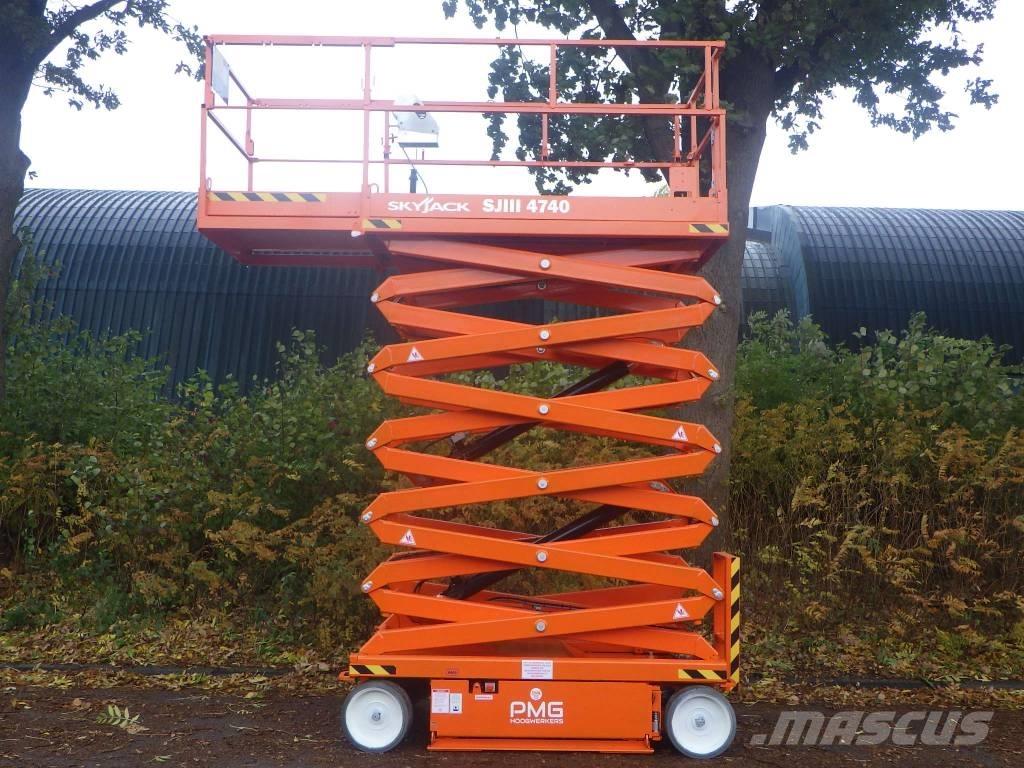 SkyJack SJ4740 Škarjaste dvižne ploščadi