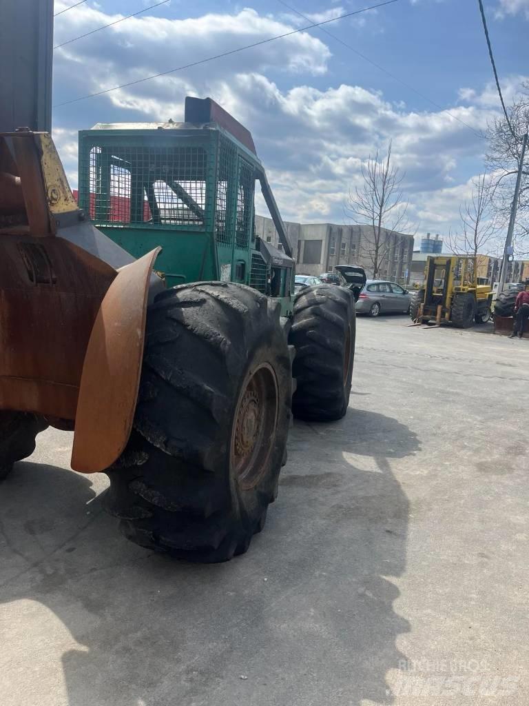 Timberjack 240 B Vlačilci