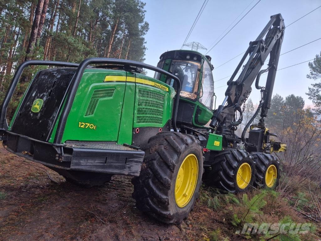 John Deere 1270 E Harvesterji