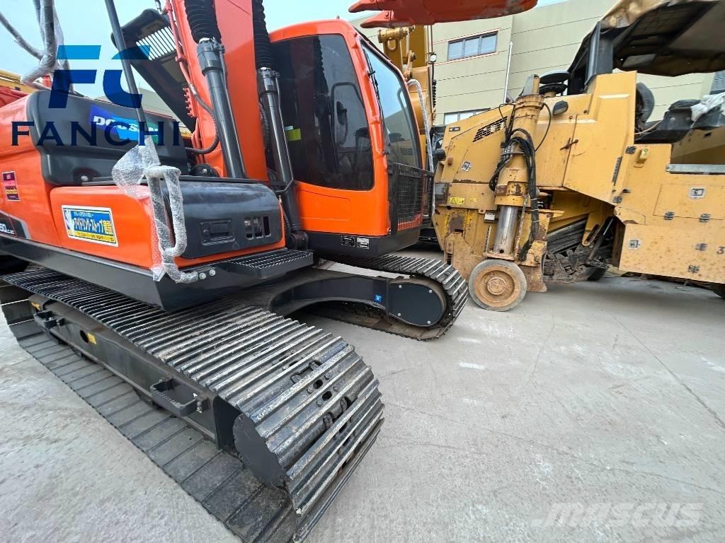 Doosan dx150 Bagri goseničarji