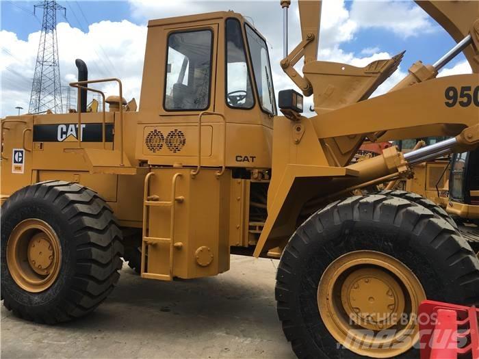 CAT 950 E Kolesni nakladalci