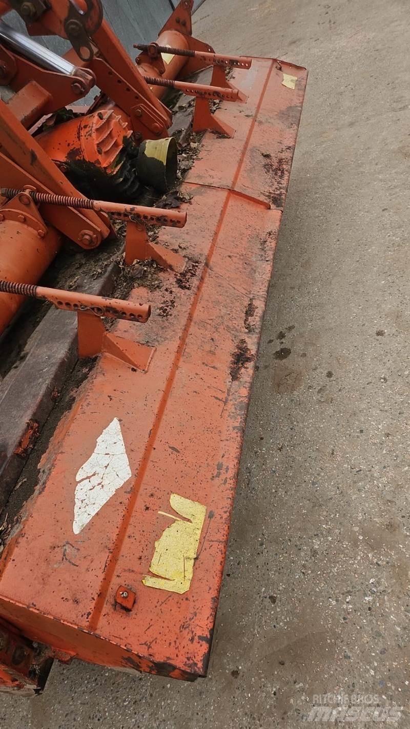 Kuhn EL140N 305 Priključki za pripravo tal (plugi, brane)