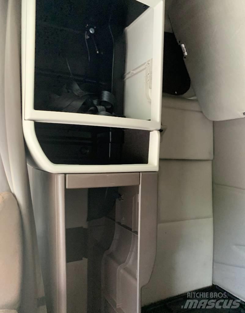 Volvo VNL 42 670 Vlačilci