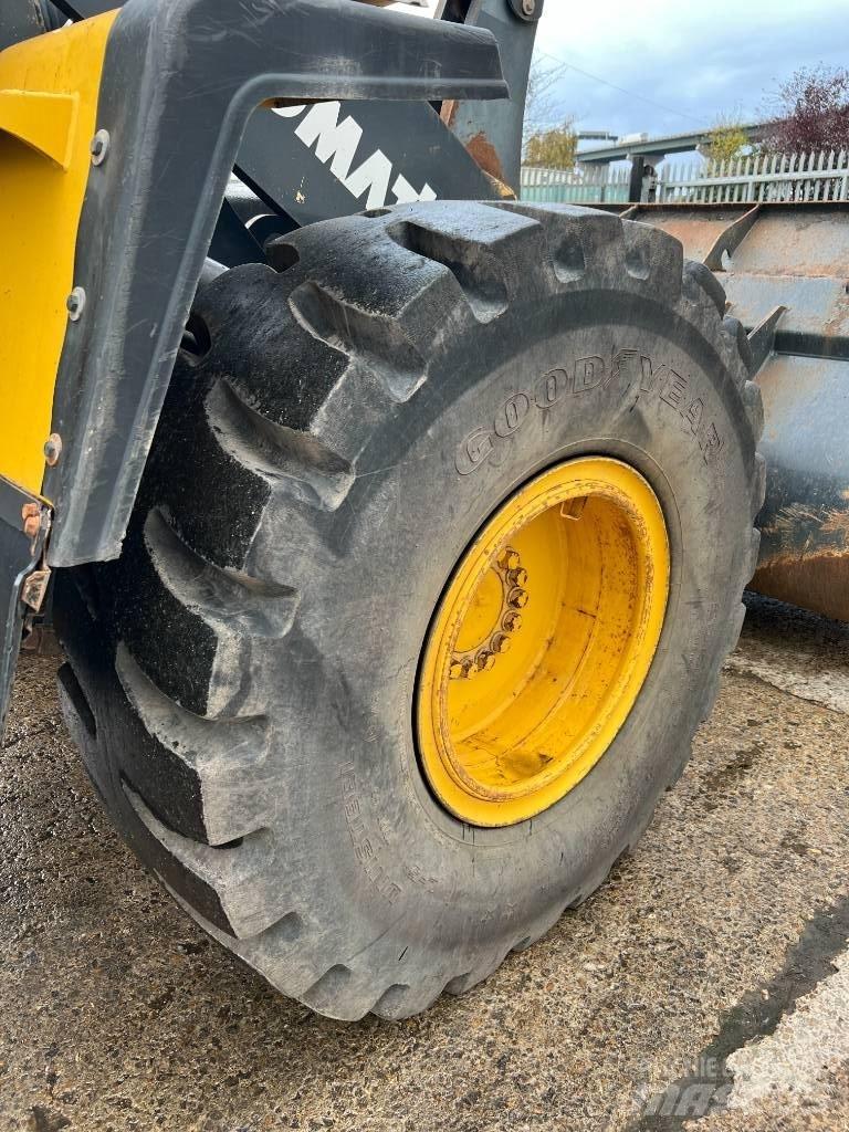 Komatsu WA320PZ-6 Kolesni nakladalci