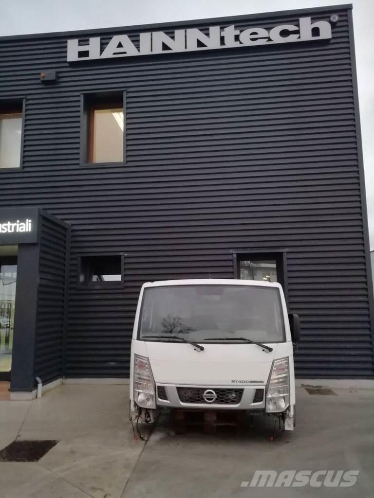Nissan NT 400 Kabine in notranjost