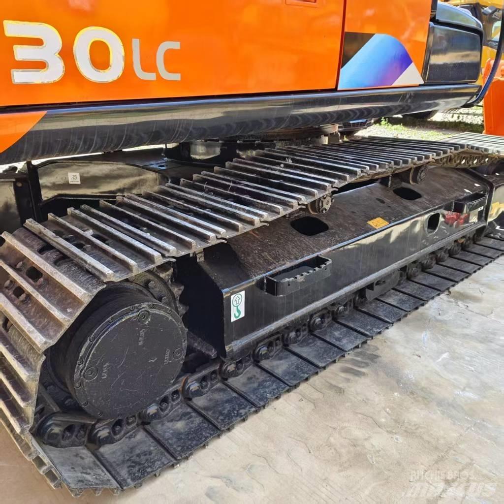 Hitachi ZX 130 Bagri goseničarji