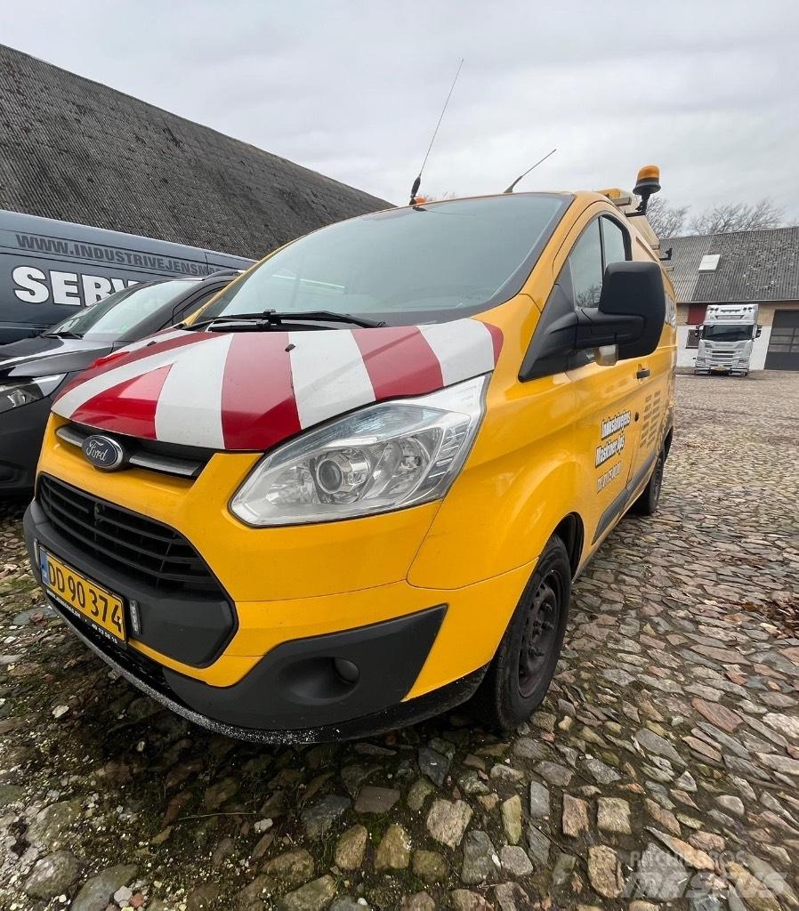 Ford Transit Custom Avtomobili