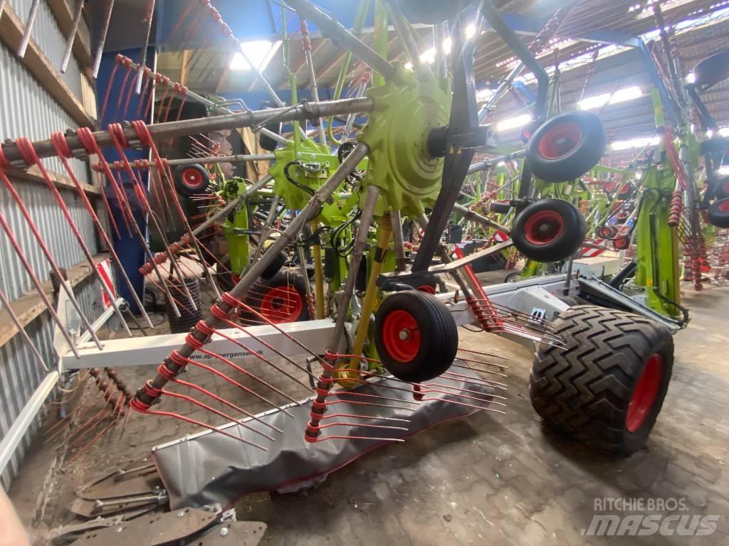 CLAAS Liner 3600 Obračalniki in zgrabljalniki
